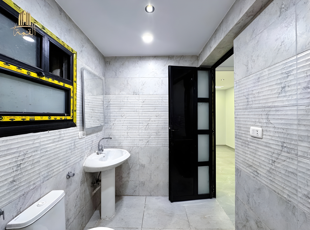 Distinctive Apartment for Sale in Sidi Bishr Bahri, Alexandria - Second Row from the Sea - Media 5