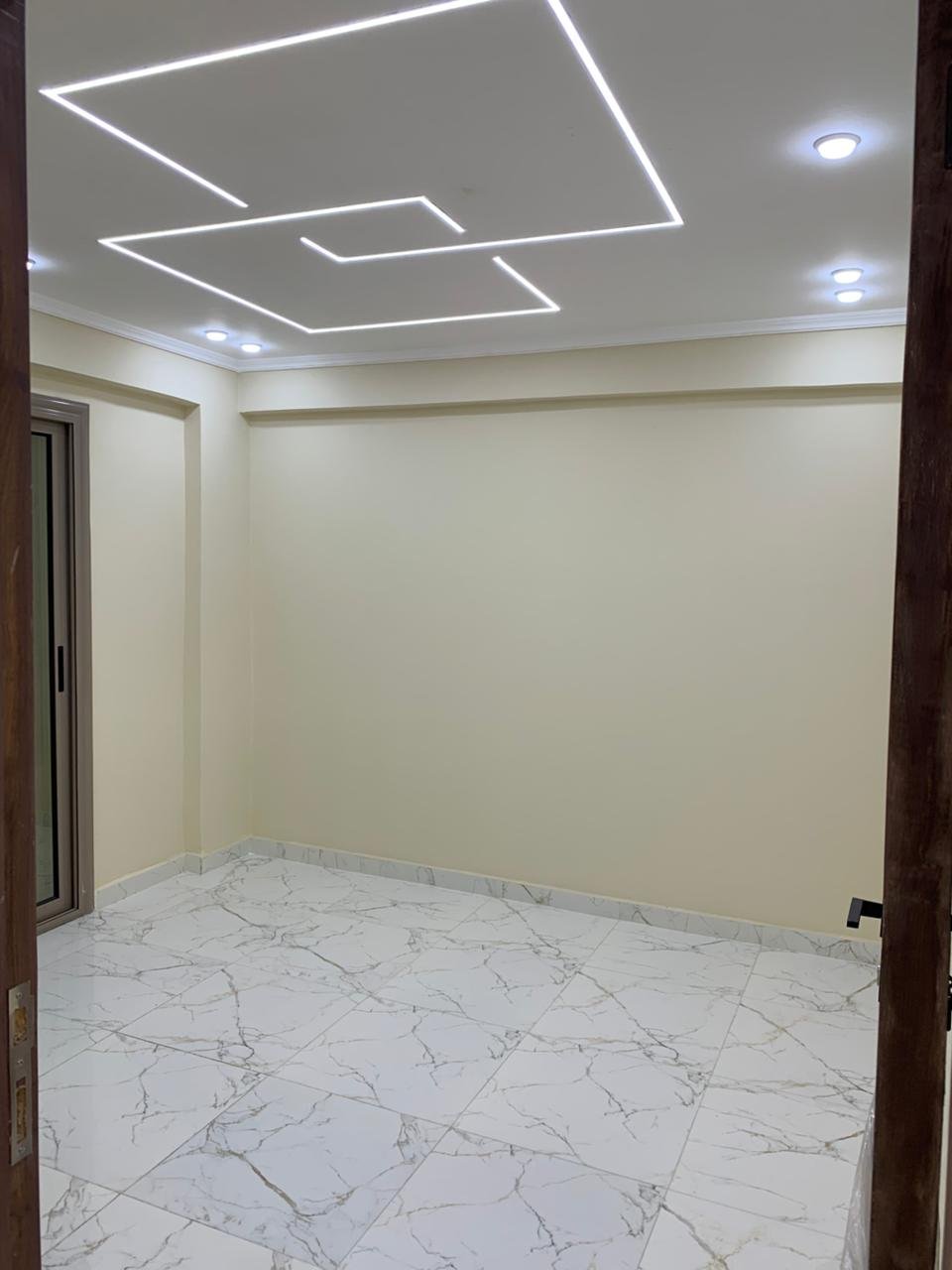 2-Bedroom Ultra Lux Apartment for Sale in Miami - Steps from Abdel Nasser St - Media 5