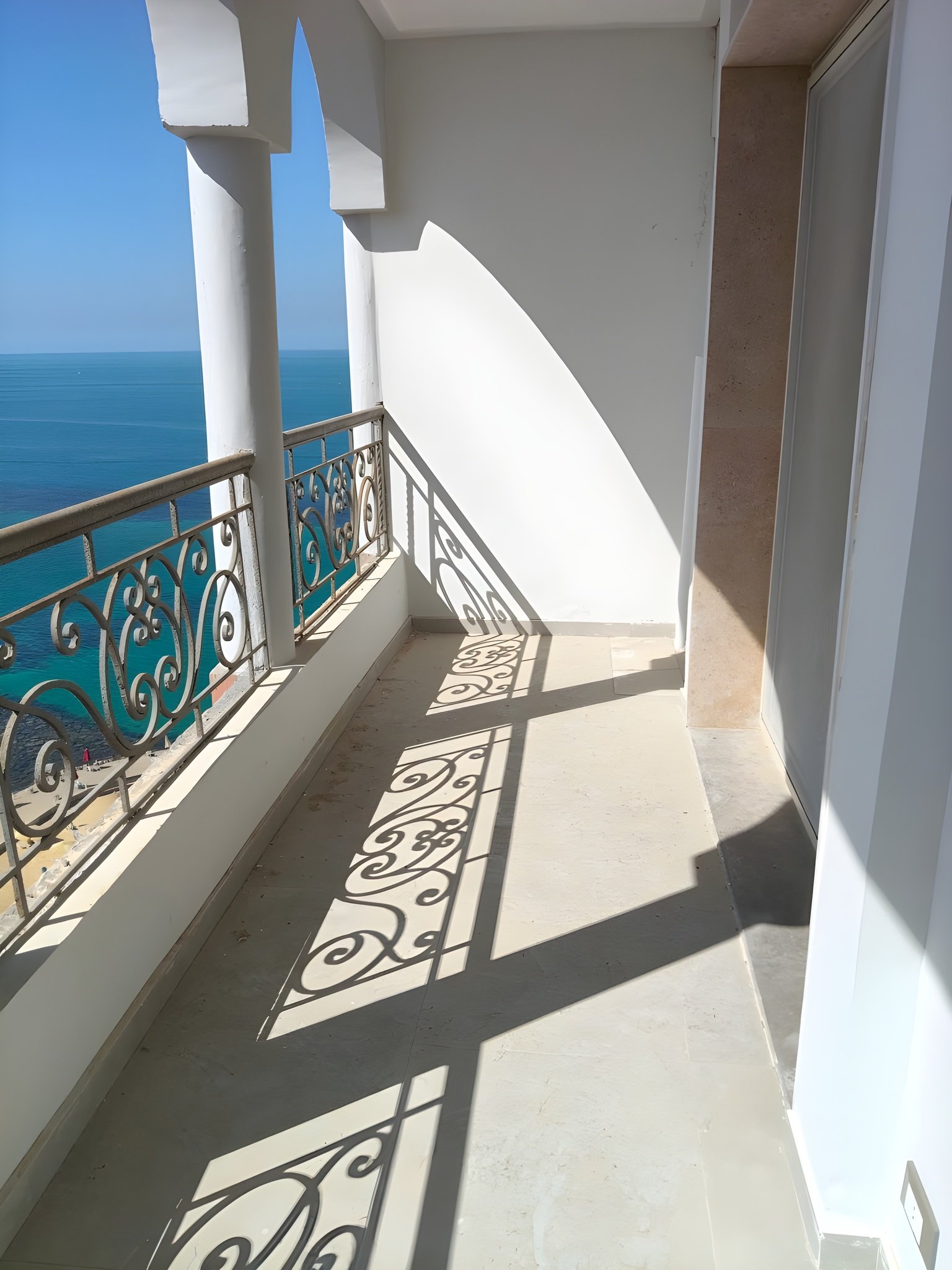 شقة واجهة بحرية للبيع في العصافرة، الإسكندرية - Media 2